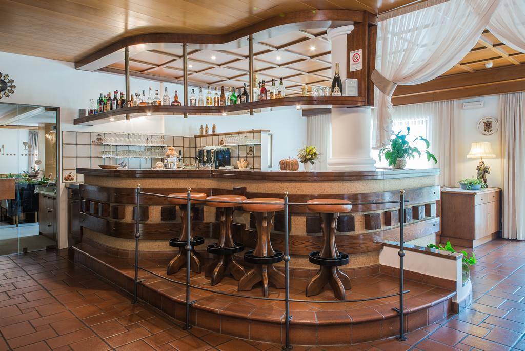 Hotel Salgart Merano Bagian luar foto