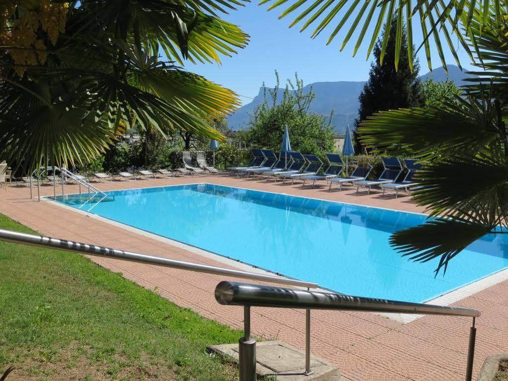 Hotel Salgart Merano Bagian luar foto